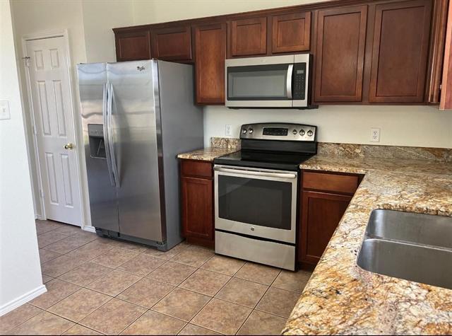 Building Photo - 2400 Rushing Springs Dr