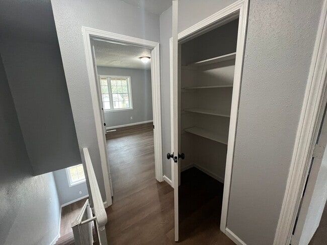 Building Photo - 435 30th Pl