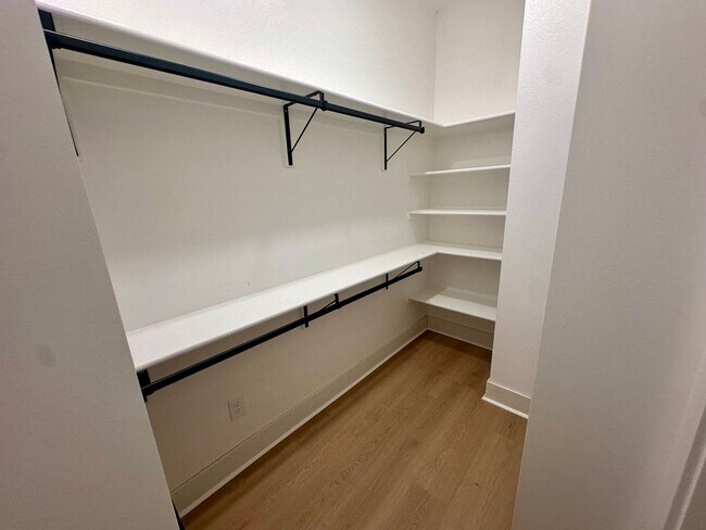 Building Photo - SD10th