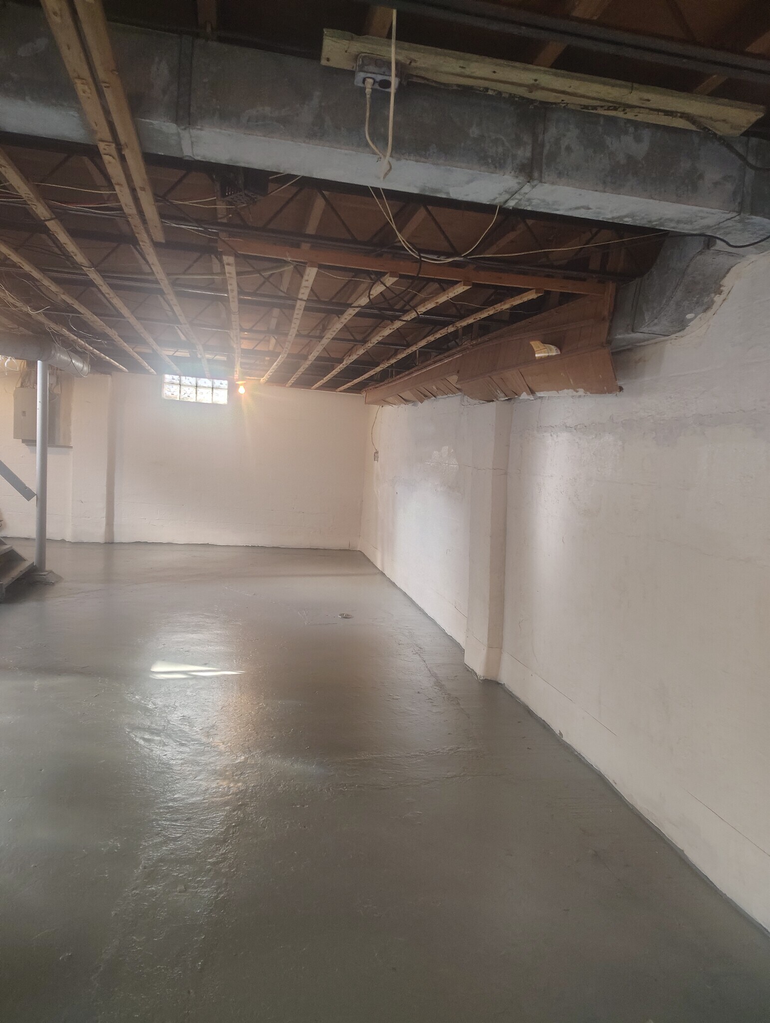 Building Photo - 1936 Shaftesbury Rd