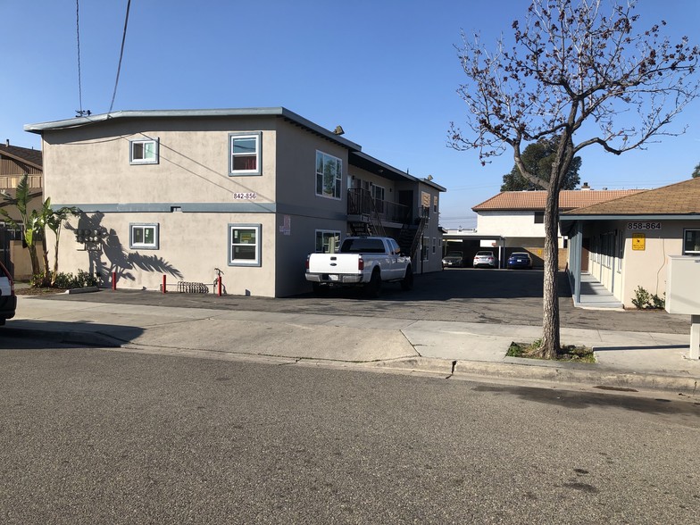 Building Photo - 858 N Olive St