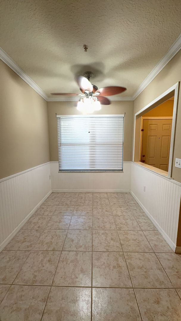 Building Photo - Adorable 2-bedroom, 2-bathroom 1st floor c...
