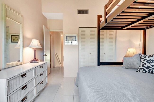 Building Photo - 755 Dotterel Rd