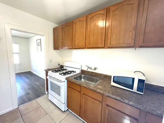 Building Photo - 2648