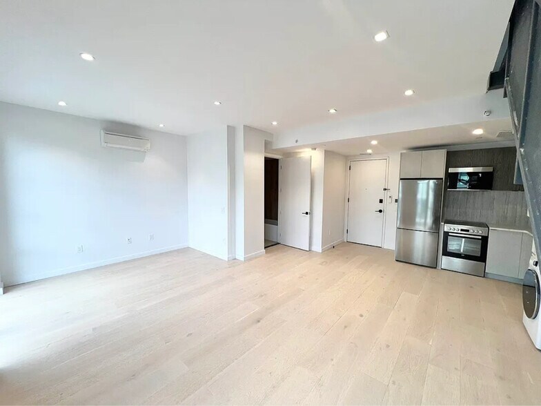 Building Photo - 37-25 32nd St