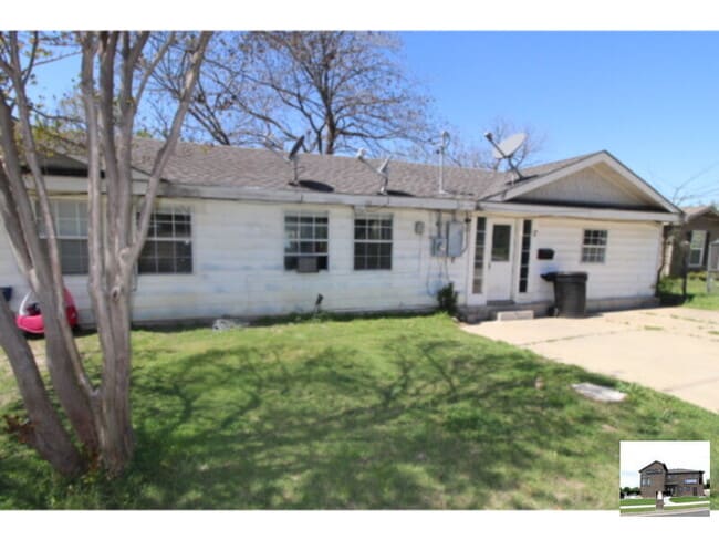 Building Photo - 714 S 20th St