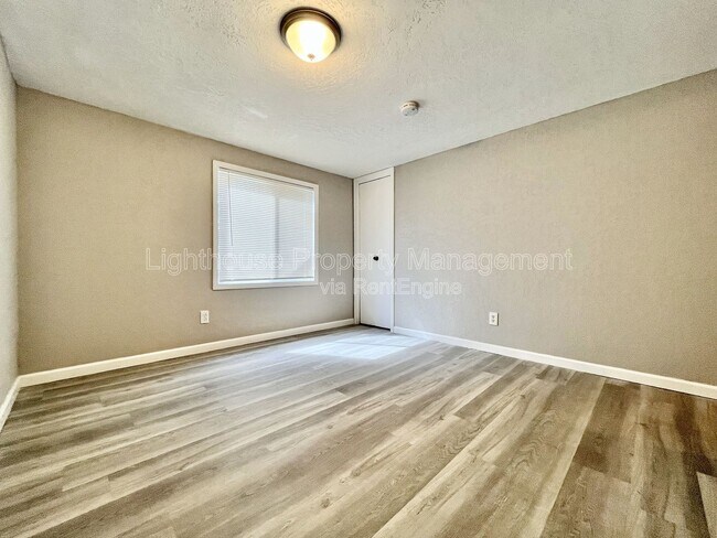 Building Photo - 18169 Swiss Dr