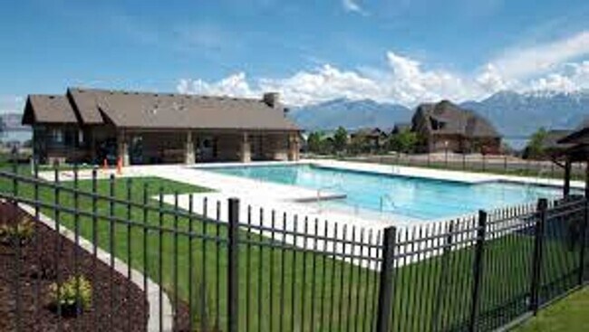 Building Photo - AMAZING 2 STORY HOME w/ 4 CAR GARAGE!