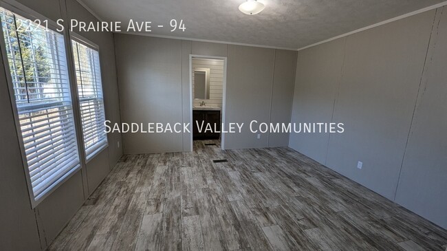 Building Photo - Beautiful Newer 2 Bedroom, 2 Bath Mobile H...