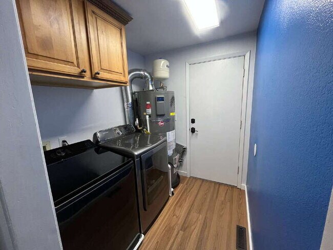 Building Photo - 4135 S Minuteman Way