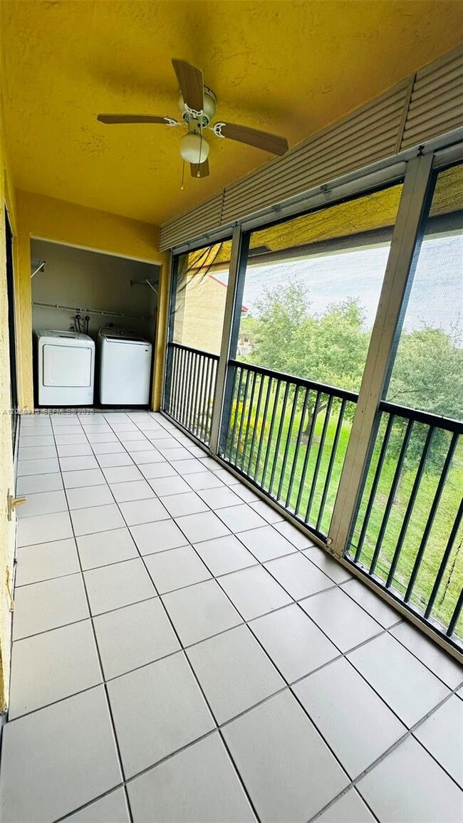 Building Photo - 2091 Coral Ridge Dr