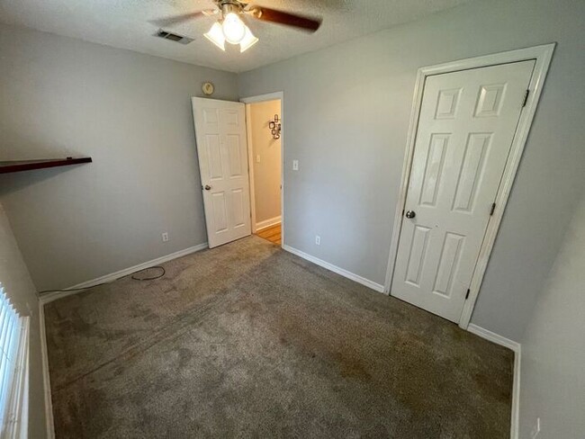Building Photo - 8562 Vehlin Ct