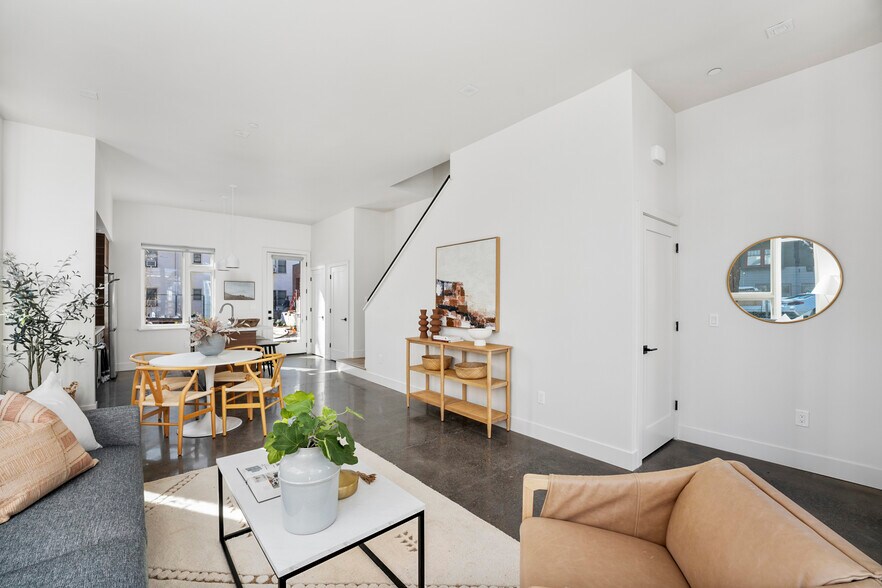 Building Photo - 2230 I St