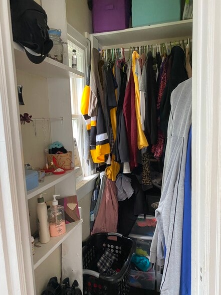 Building Photo - 3236 N Bartlett Ave