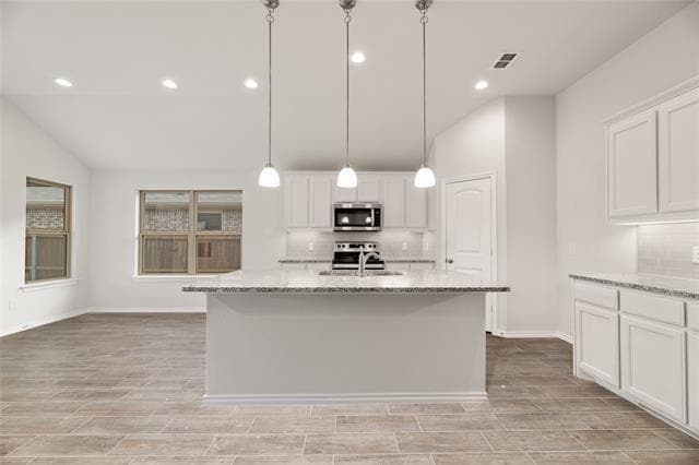 Building Photo - 635 Frio Ln