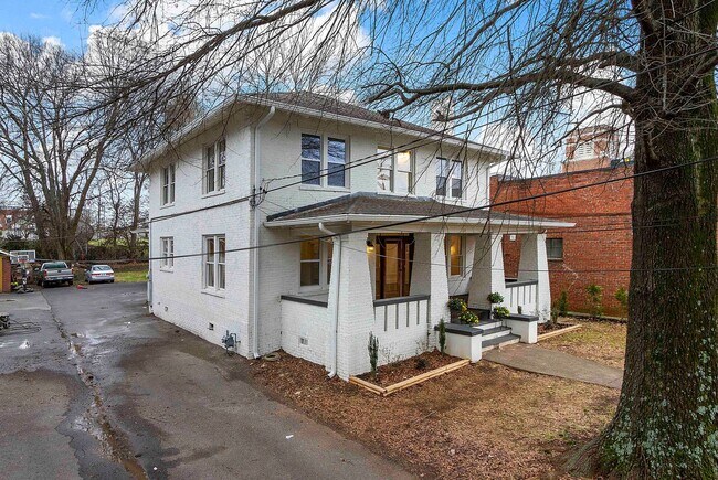 Building Photo - 104 E Glenwood Ave