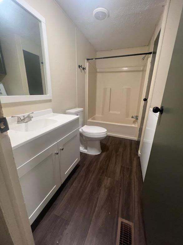 Building Photo - 502 9th St SW