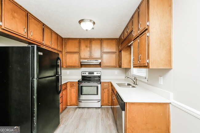 Building Photo - 120 Hearth Way