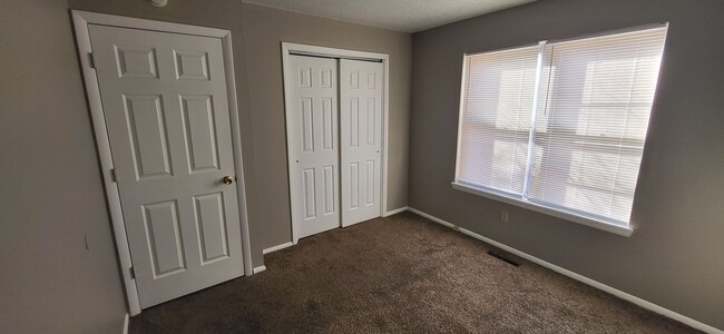 Building Photo - 4 Bedrooms! 2 Bathrooms! Updated! $1295!