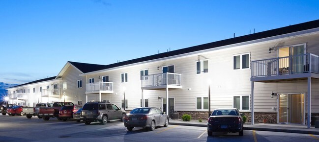 Building Photo - 905 3rd St NE