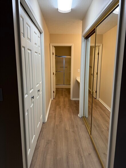 Building Photo - 1390 Cedarwood Dr