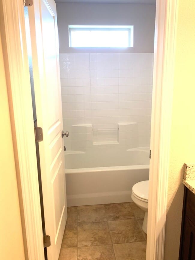 Building Photo - 597 S Grey Pine Ln