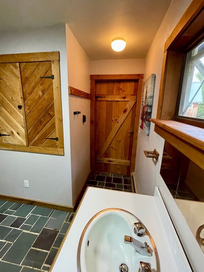 Building Photo - Charming 3BR House in Granville