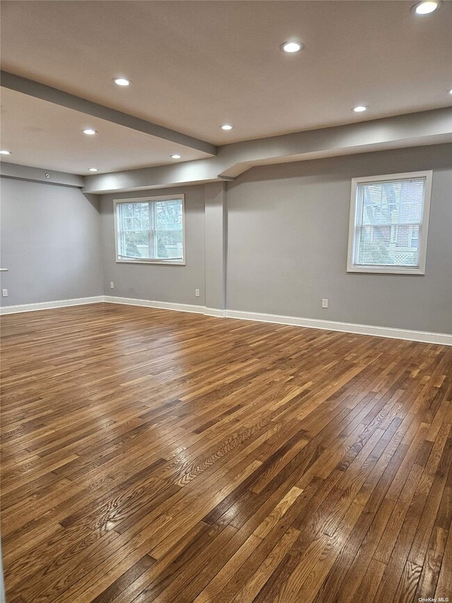 Building Photo - 93 Hempstead Ave