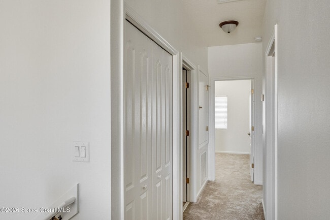 Building Photo - 733 Ventura Dr