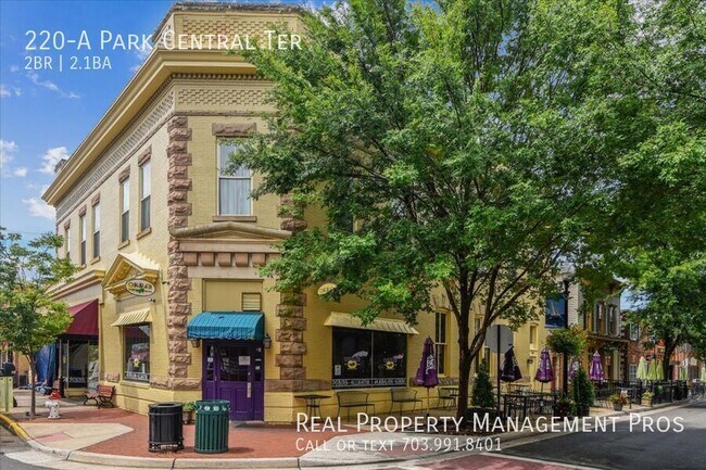 Building Photo - 220 Park Central Ter