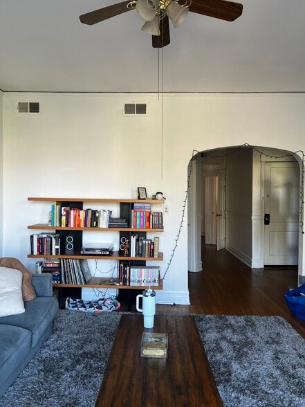 living room - 3704 N Magnolia Ave