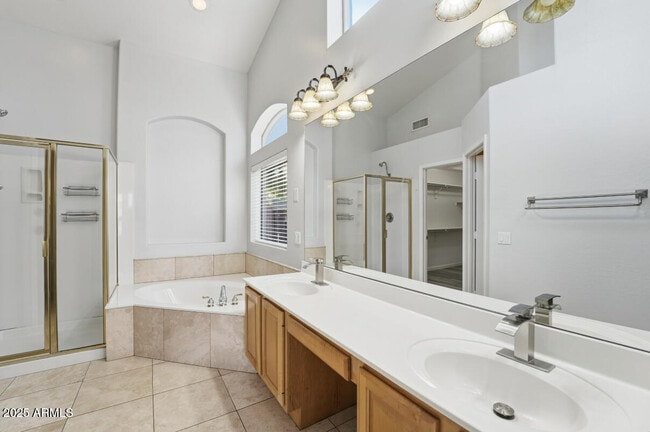 Building Photo - 7180 W Trails Dr