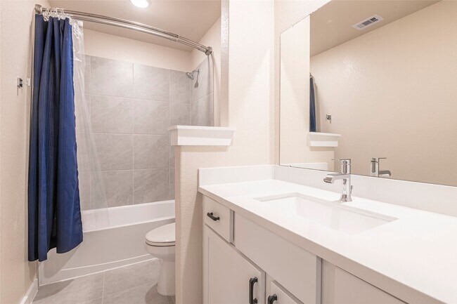 Building Photo - 4519 Pinehurst Trce Dr
