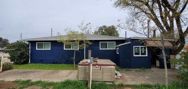 Building Photo - Country Living Byron/Tracy 3 Bedroom Count...