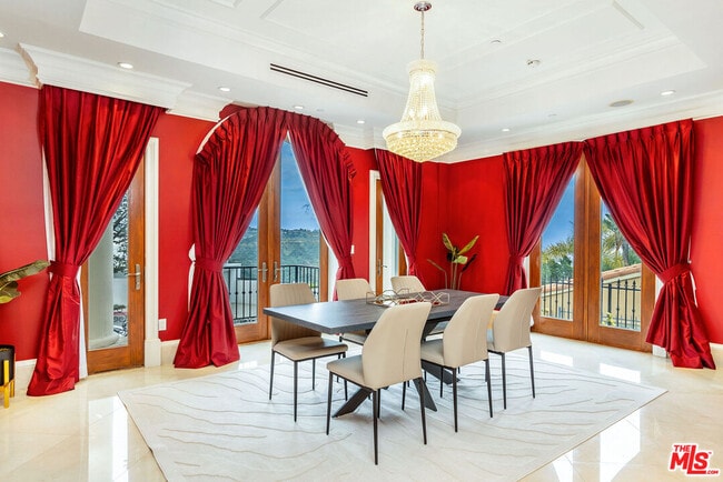 Building Photo - 2229 Summitridge Dr