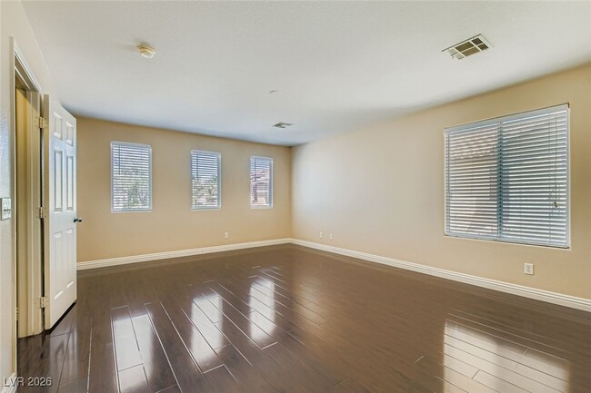 Building Photo - 5986 Ambleshire Ave