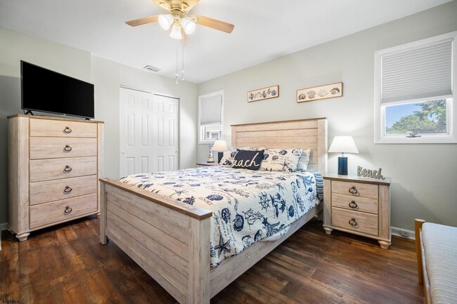 Building Photo - 10 Explorer Rd