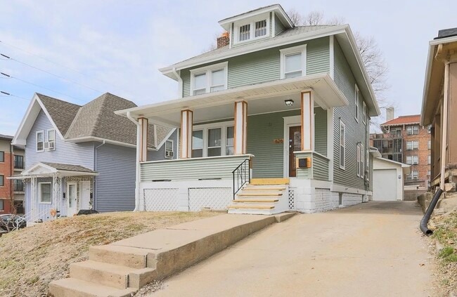 Building Photo - 626 S 36th St