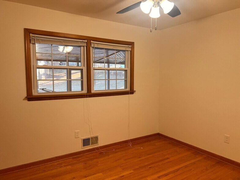 Building Photo - 924 Claiborne Ave