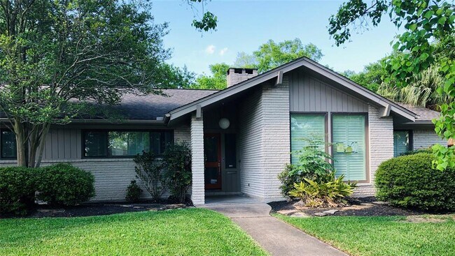 Building Photo - 5258 Ariel St