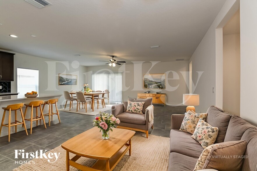 Building Photo - 705 Blackstone St