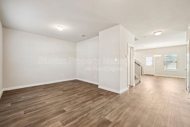 Building Photo - 15015 Costa Leon