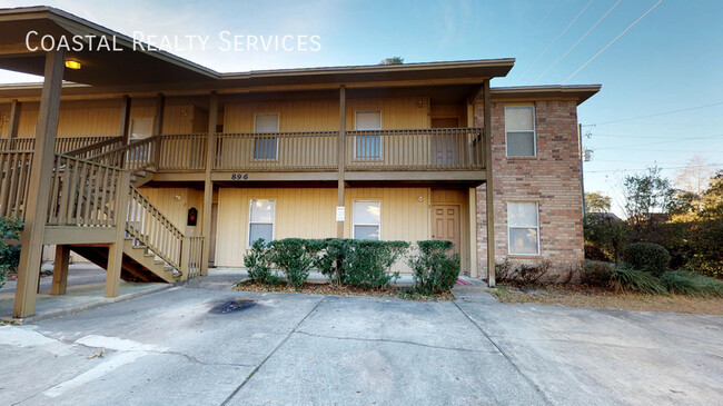 Building Photo - 895 Silverwood