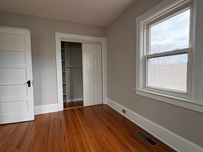 Building Photo - 15 Omo St