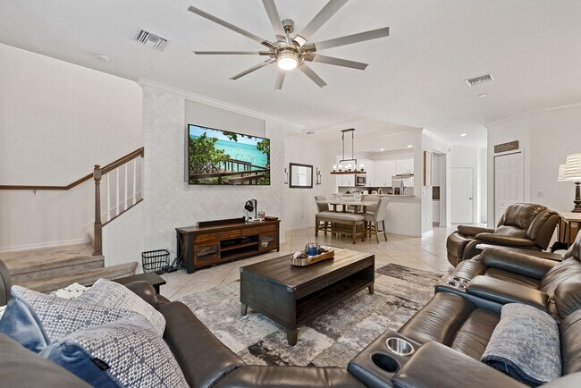 Building Photo - Experience Town Home living.. Welcome to W...