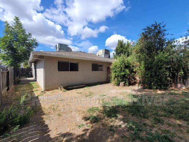 Building Photo - 5834 Sperry Dr