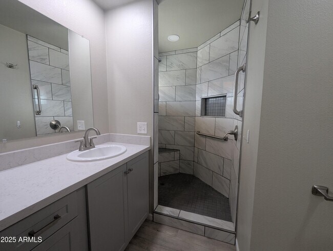Building Photo - 1280 N Mesquite Ln