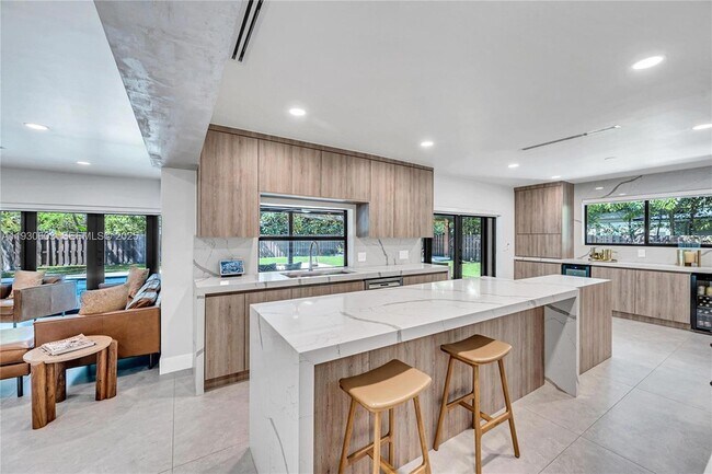 Building Photo - 11340 SW 74th Ct