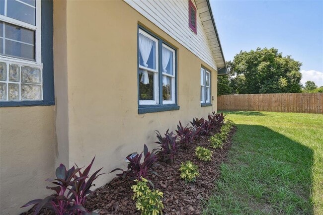 Building Photo - 1925 52nd St S