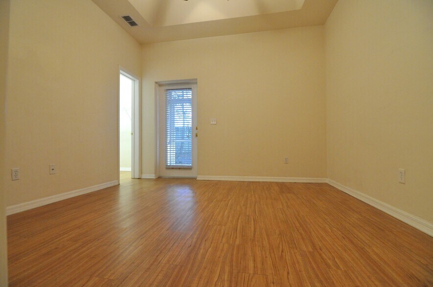 Building Photo - 358 SW 145th Dr